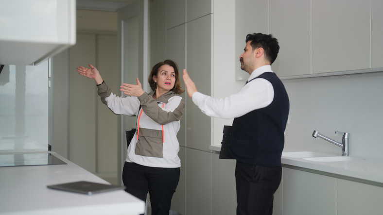 A tenant complains about a faulty aspect of the kitchen, and the landlord responds quickly, professionally, and effectively.